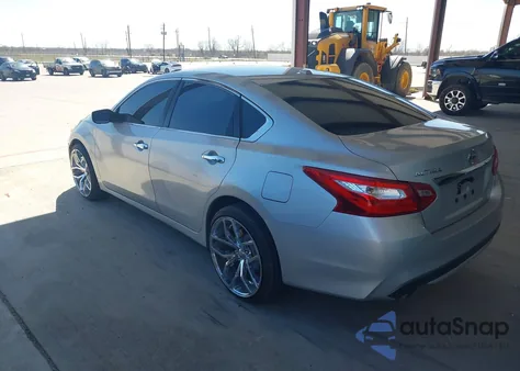 2017 Nissan Altima 2.5/2.5 S/2.5 Sl/2.5 Sr/2.5 Sv из США, поврежденный, VIN 1N4AL3AP1HC113058